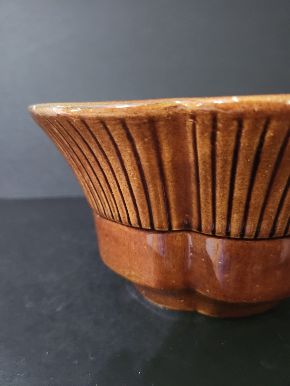 VTG Chocolate Brown Biwl/planter #156