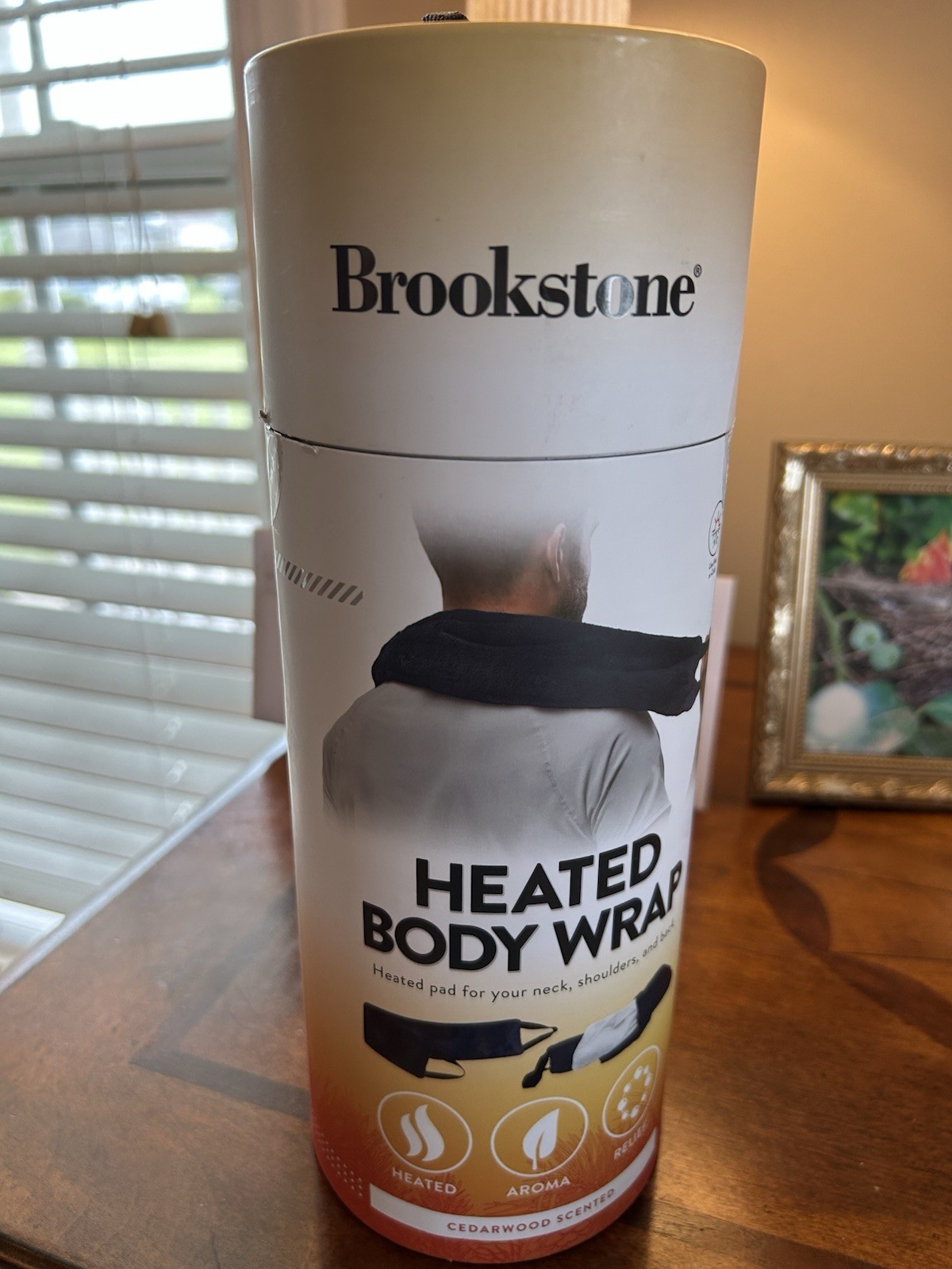 Brookstone Aroma Cedarwood Scented Heated Body Wrap Warm Luxurious Comfort NOB