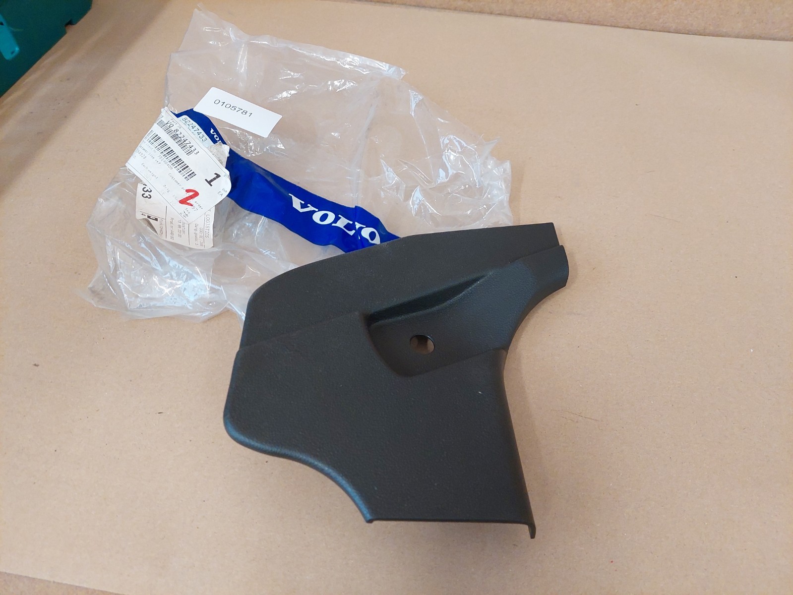 Volvo FH4 FH13 Front Right Interior Trim Cover 82247433 2013-2019 Genuine NEW