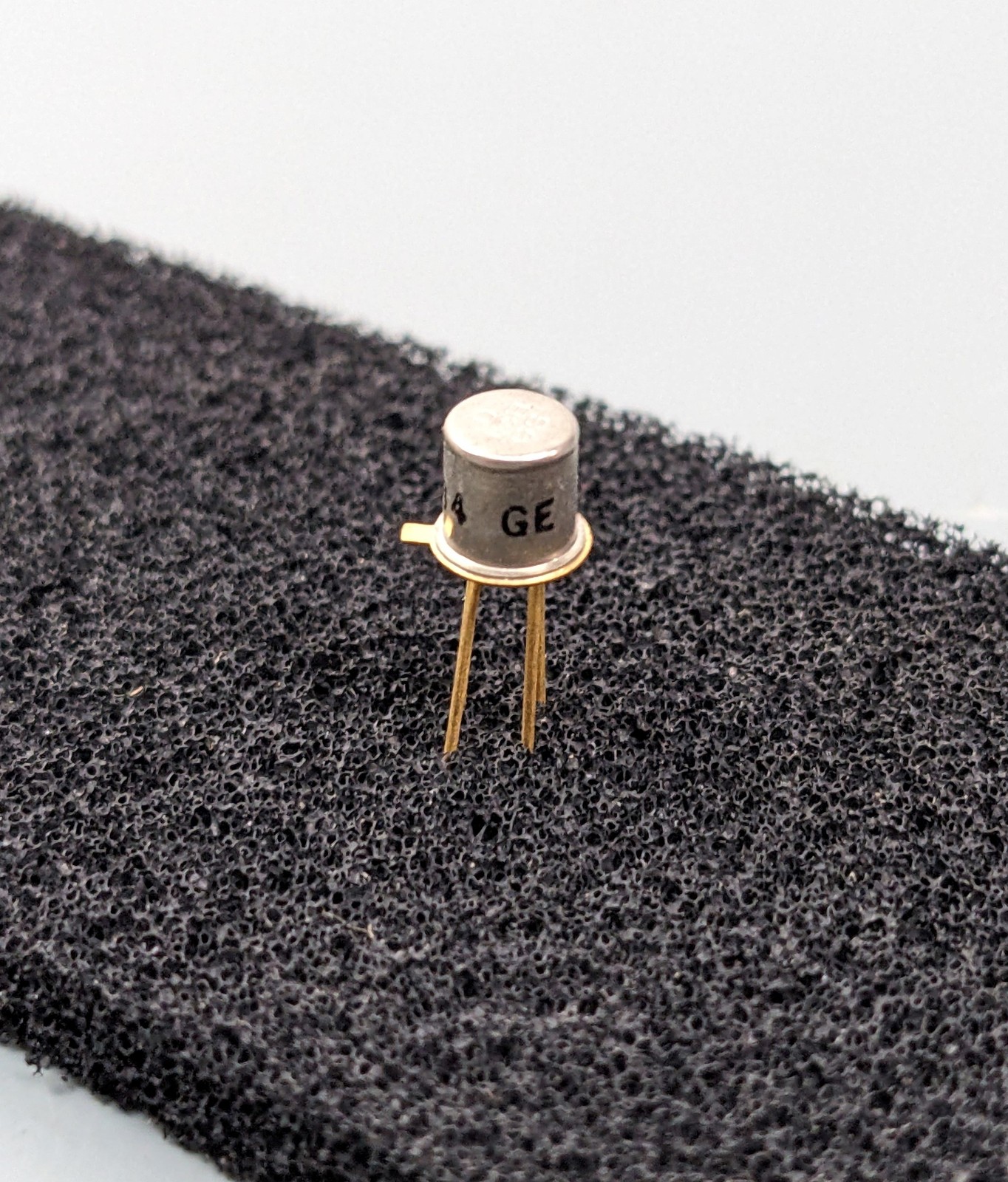 (4) GE 3N84 SCR Transistors