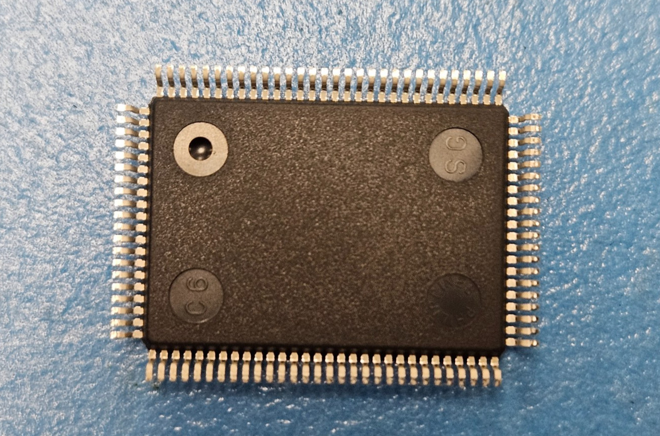 (1PC) 250-5700-169-ACU QFP100