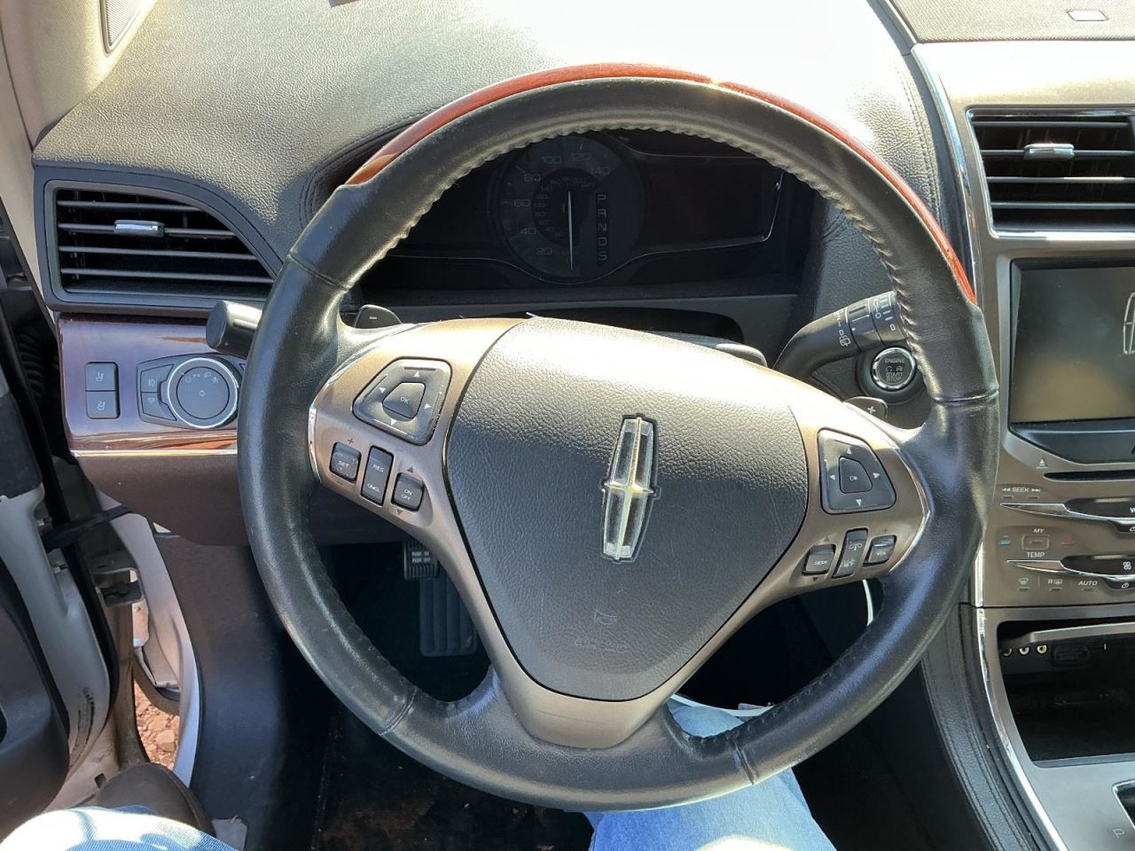 MKX 2015 Glove Box 4958466