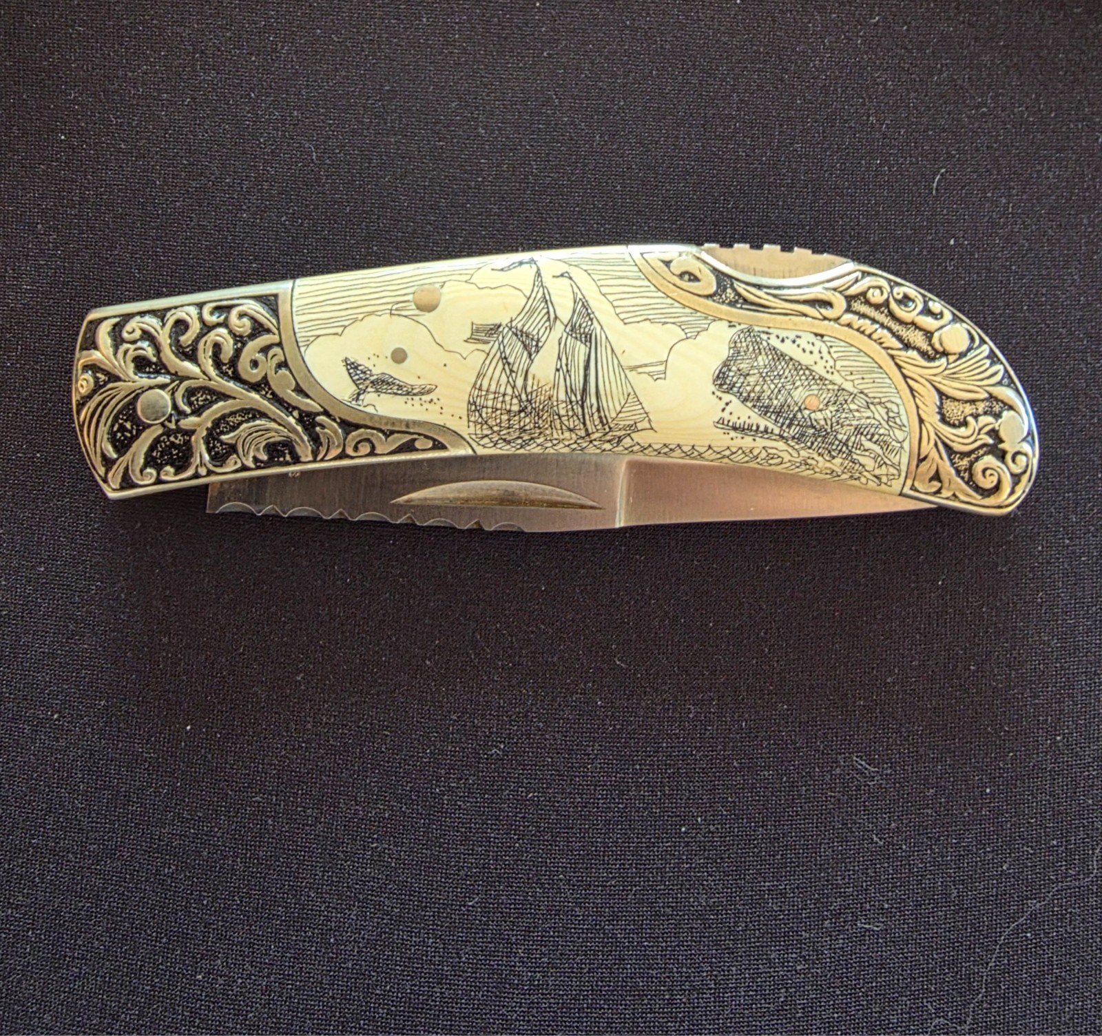 Sam McDowell custom engraved scrimshaw Whale watching collectors knife