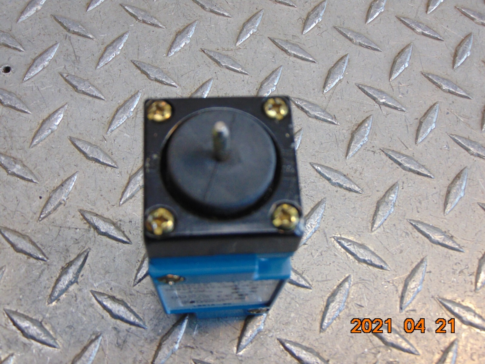 NEW MICRO SWITCH LSK1A-8C LIMIT SWITCH with OPERATOR HEAD *FREE SHIPPING*
