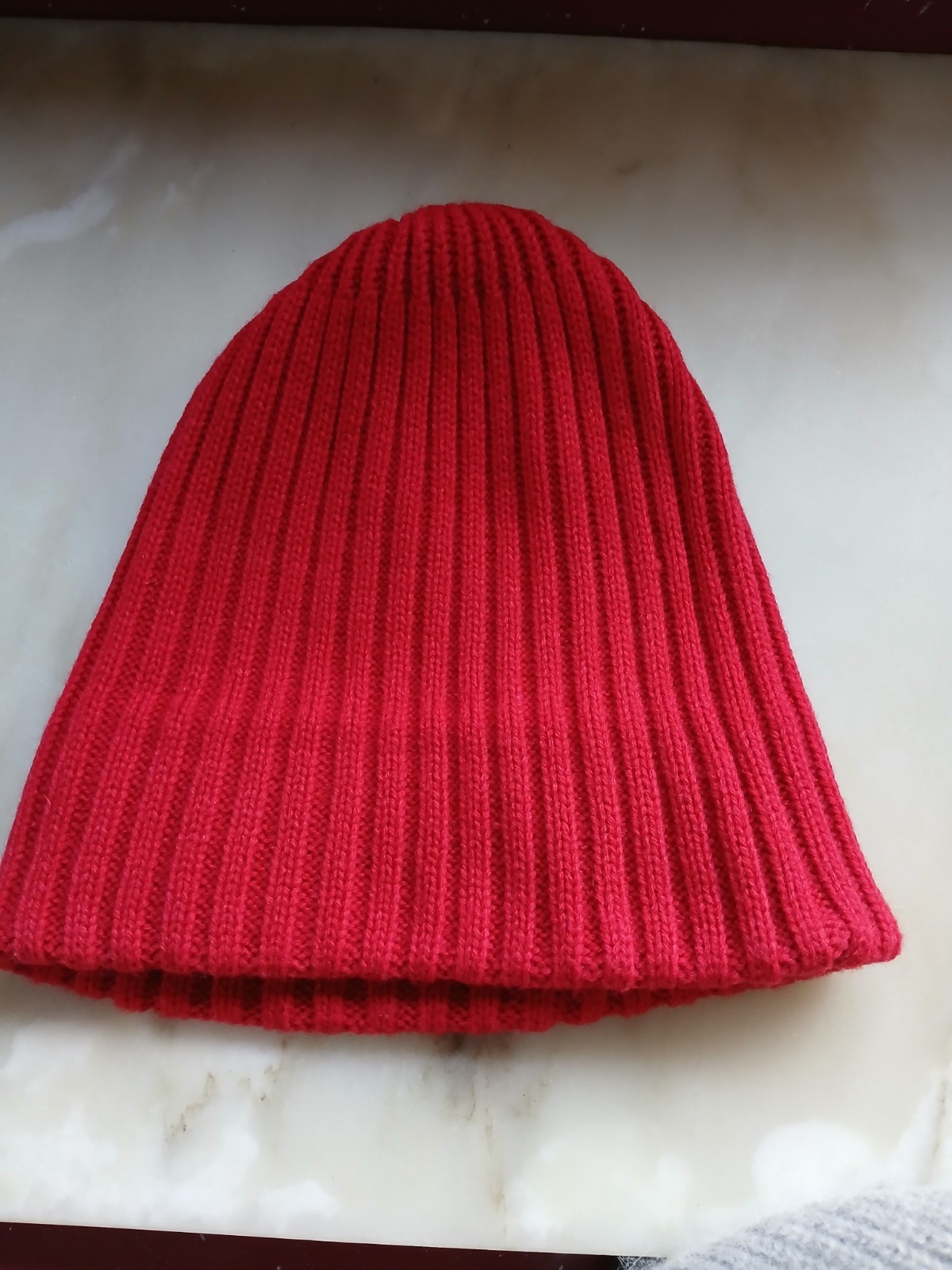 H&M Red Ribbed Acrylic Beanie Hat One Size Unisex NWOT
