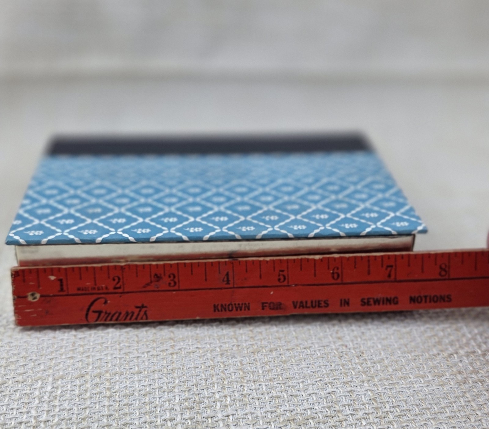 Vintage Reader's Digest Hide Away Book Keepsake Secret Storage Box Felt Lined