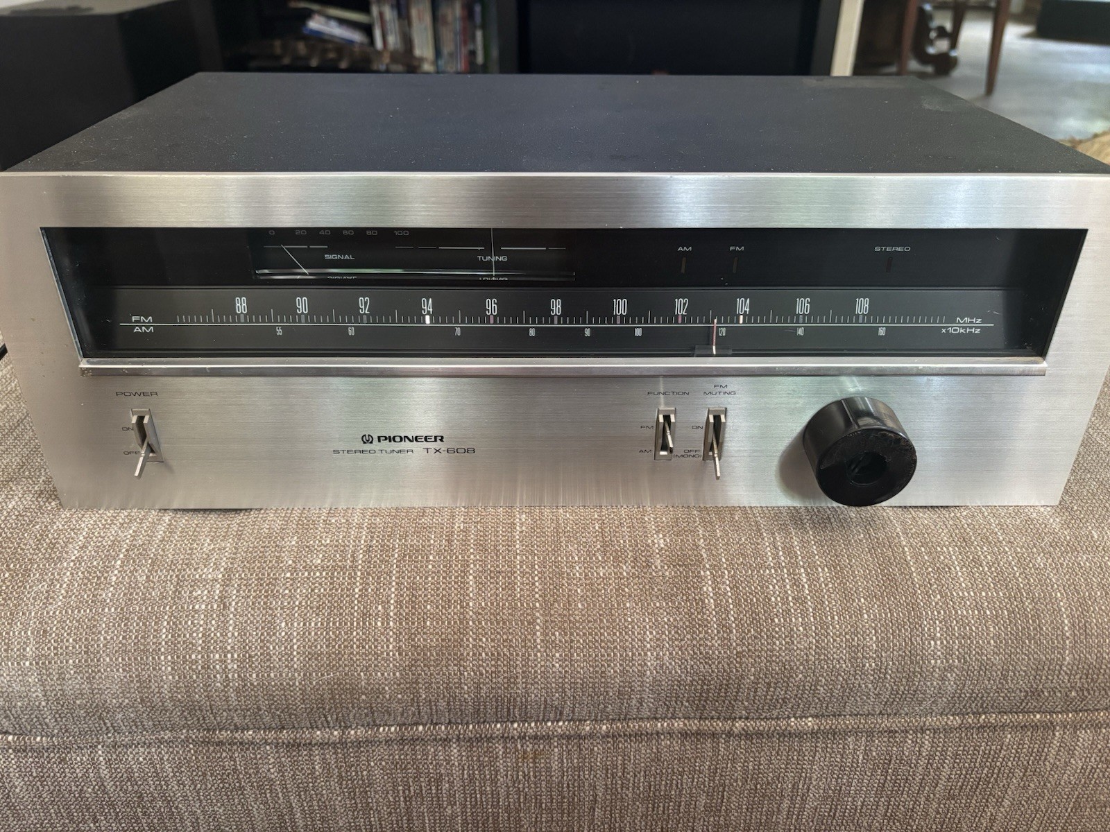 Pioneer TX-608 Vintage AM/FM Stereo Tuner – Tested & Working Great Condition
