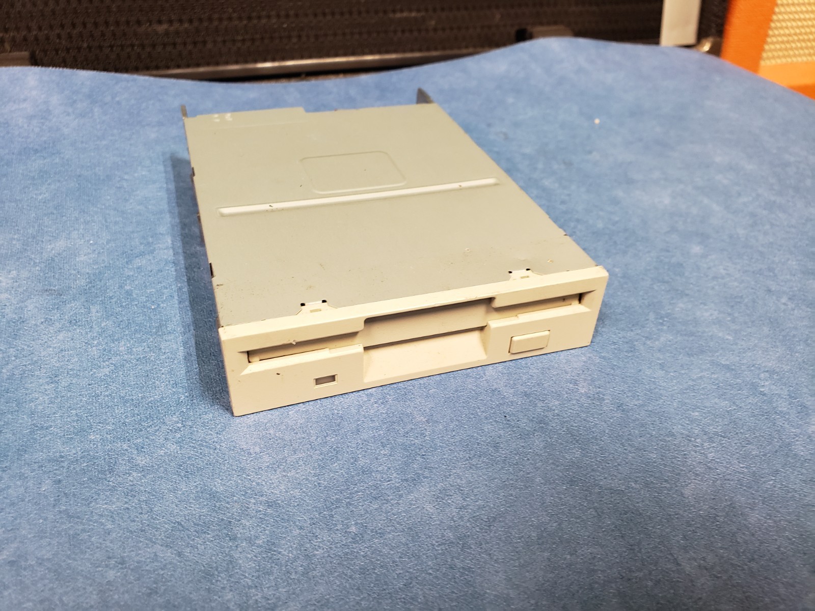 💽 TEAC FD-235HF 3.5" 1.44MB Floppy Disk Drive Beige untested as-is