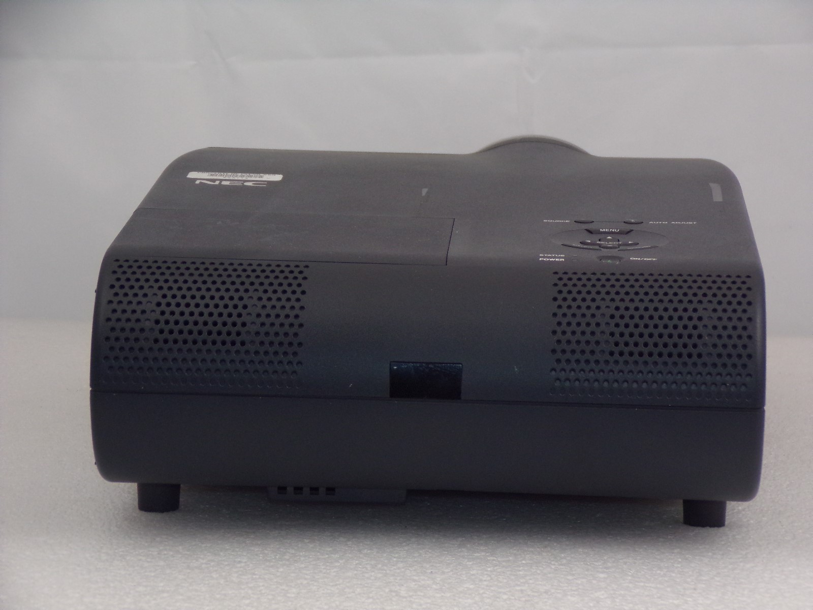 NEC MultiSync MT840 Projector SVGA Conference Room Projector Used