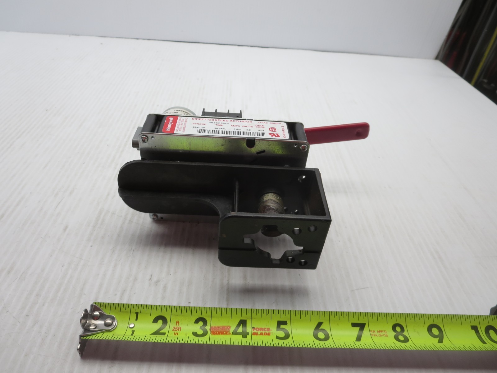 Honeywell ML6161B2024 Actuator 24VAC 50/60HZ  2.2Watts Mechanically Good Used