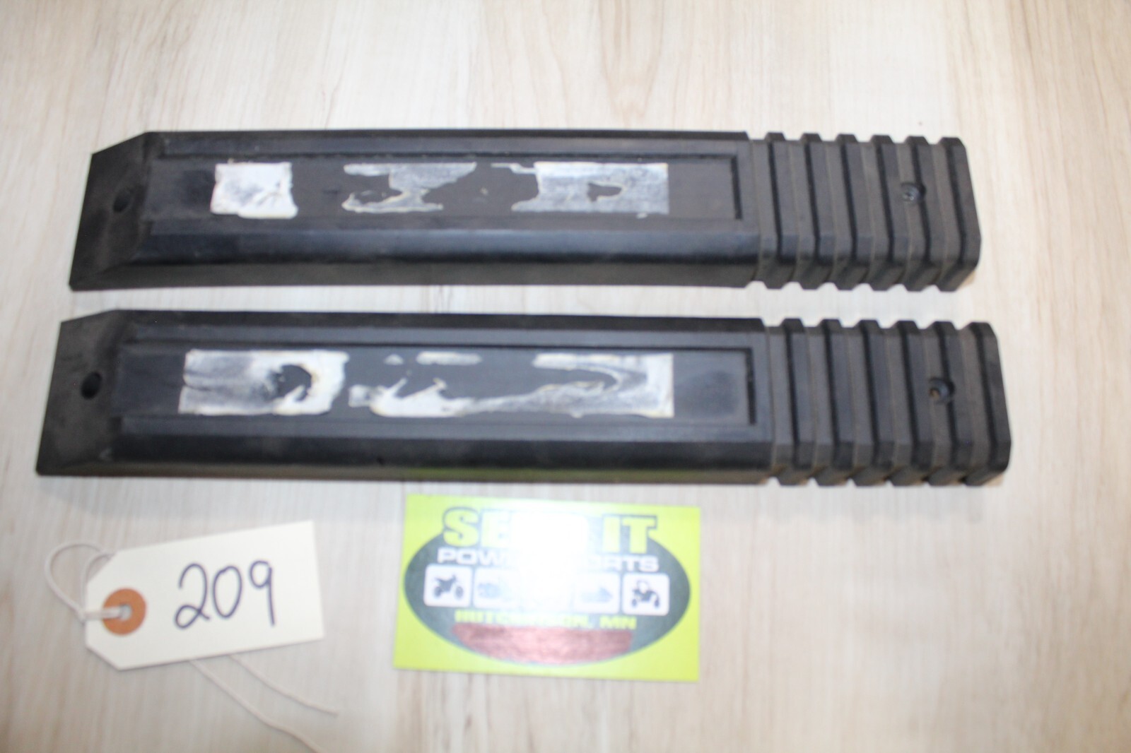 1	Polaris	Rear Trim (Pair)	5430930-03