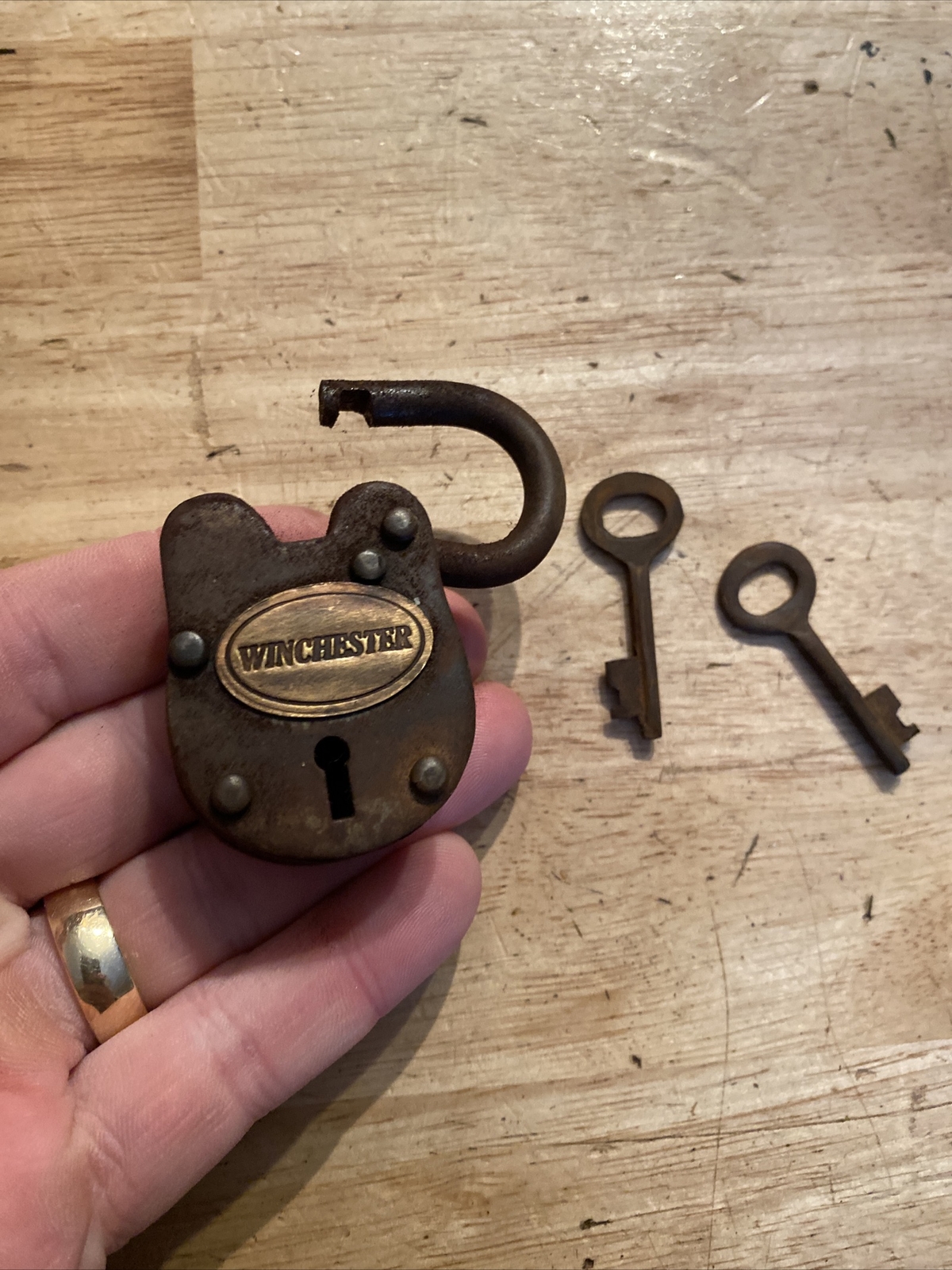 Winchester Padlock Key Lock Set Western Wyatt Earp Collector METAL Gunsmith GIFT