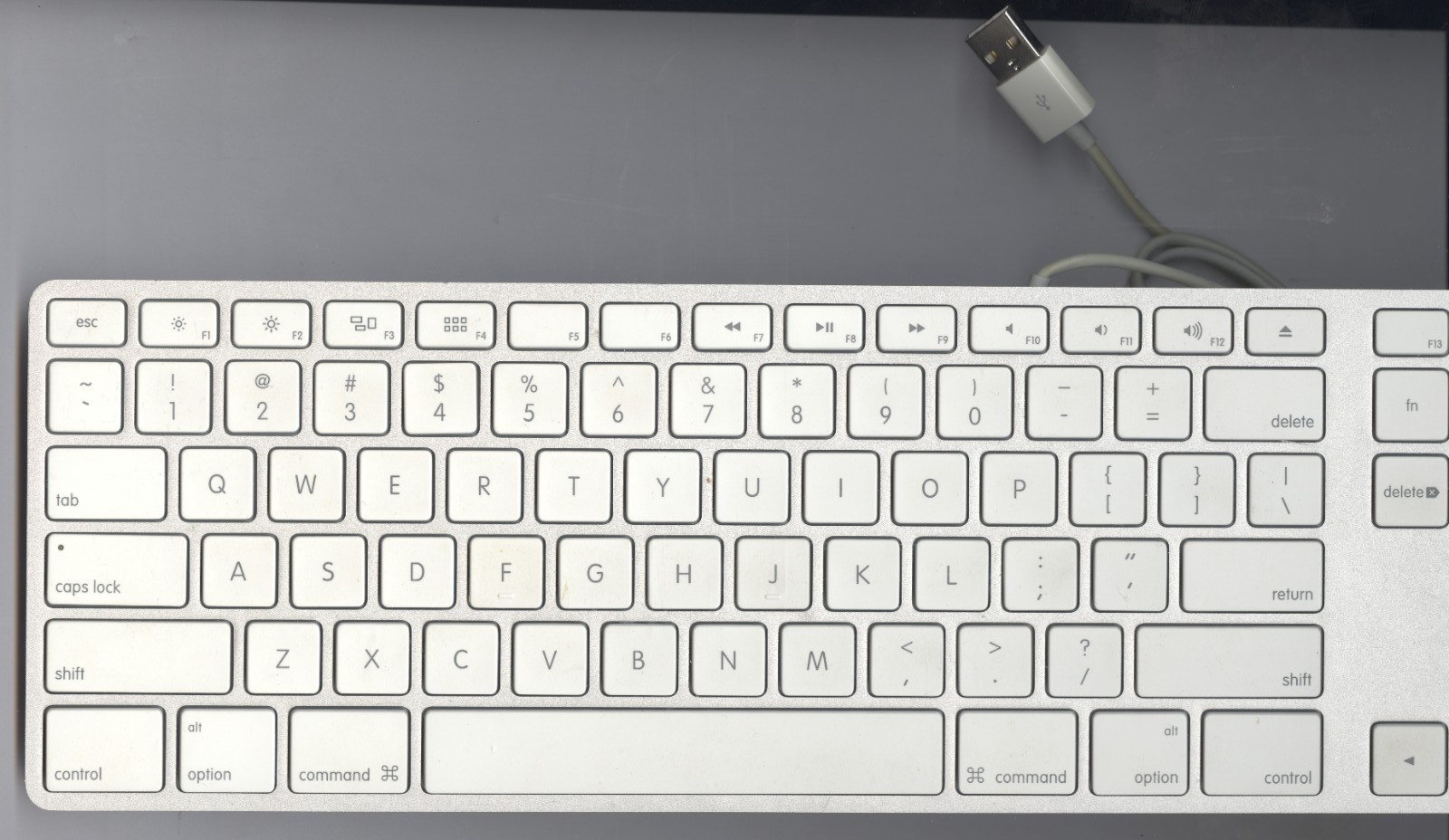 Genuine Apple A1243 Wired USB Keyboard w/ Numeric Keypad for iMac, Mac Mini
