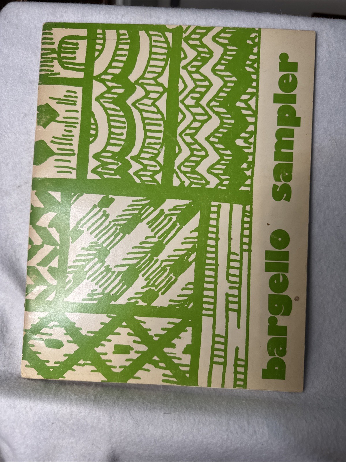 Bargello Vintage Stitching Booklet by Nancy Nolan Kurten Sign of the Bee 1975