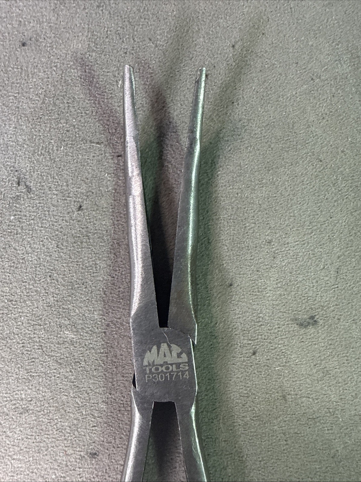 Mac Tools 7" Curved Nosed Smooth Pliers P301714