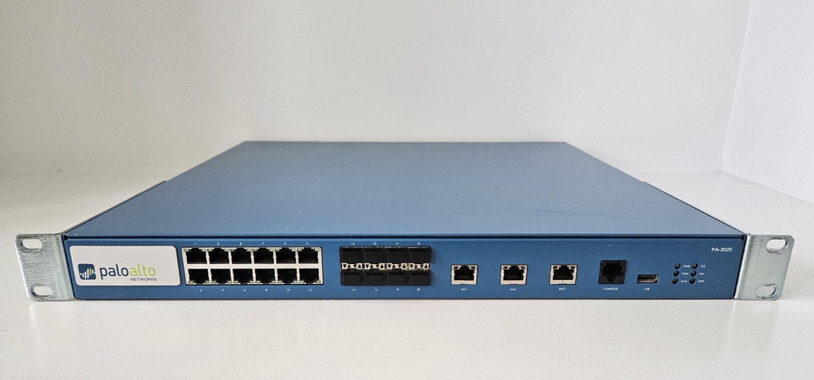 Palo Alto PA-3020 12x GbE & 8x SFP NGFW Appliance Firewall w/ Rack Mounts 9.1.10