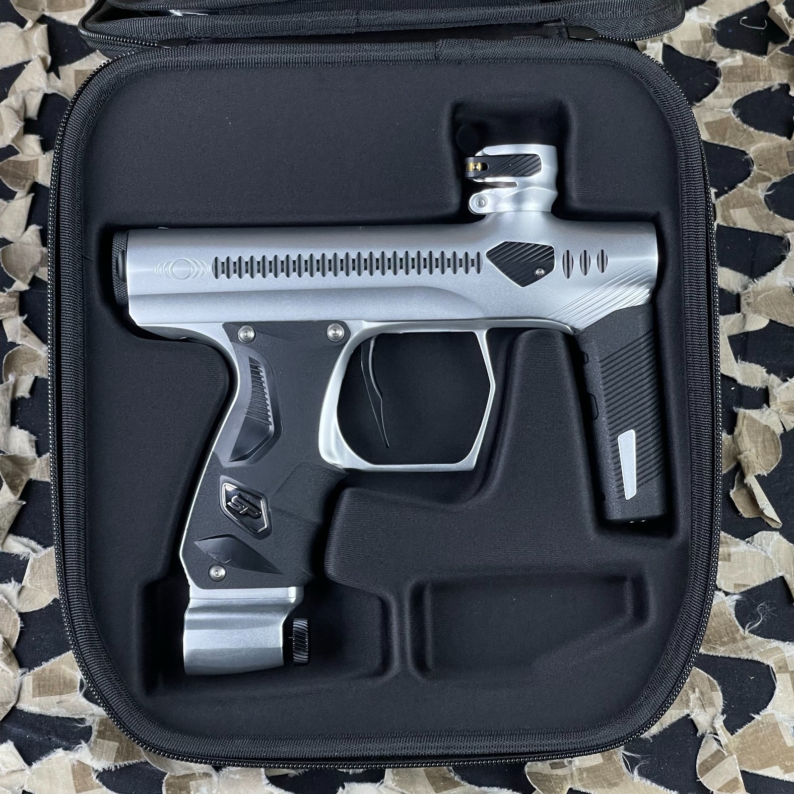 NEW Method DLX Shocker Era Paintball Gun - White/Black