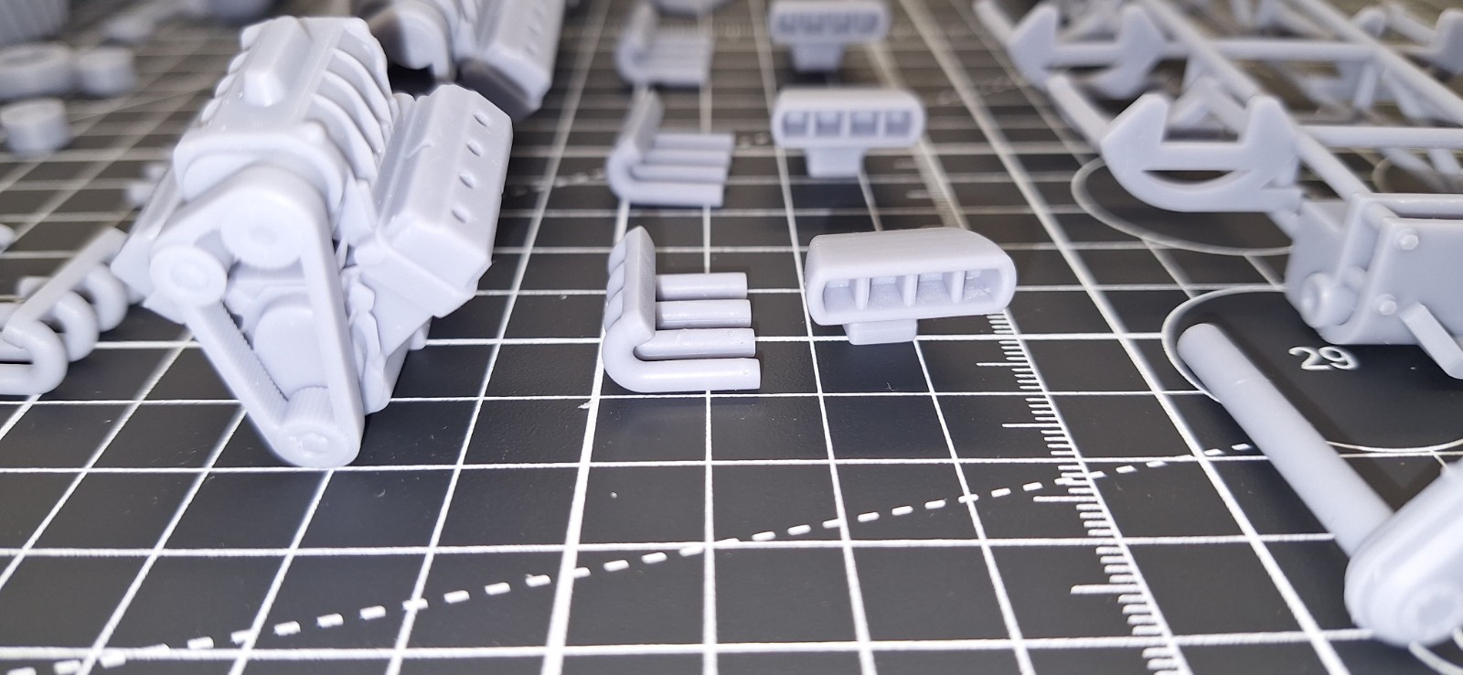 3D Printed 1:25 Scale Pulling Tractor with 5 Engines Model Kit