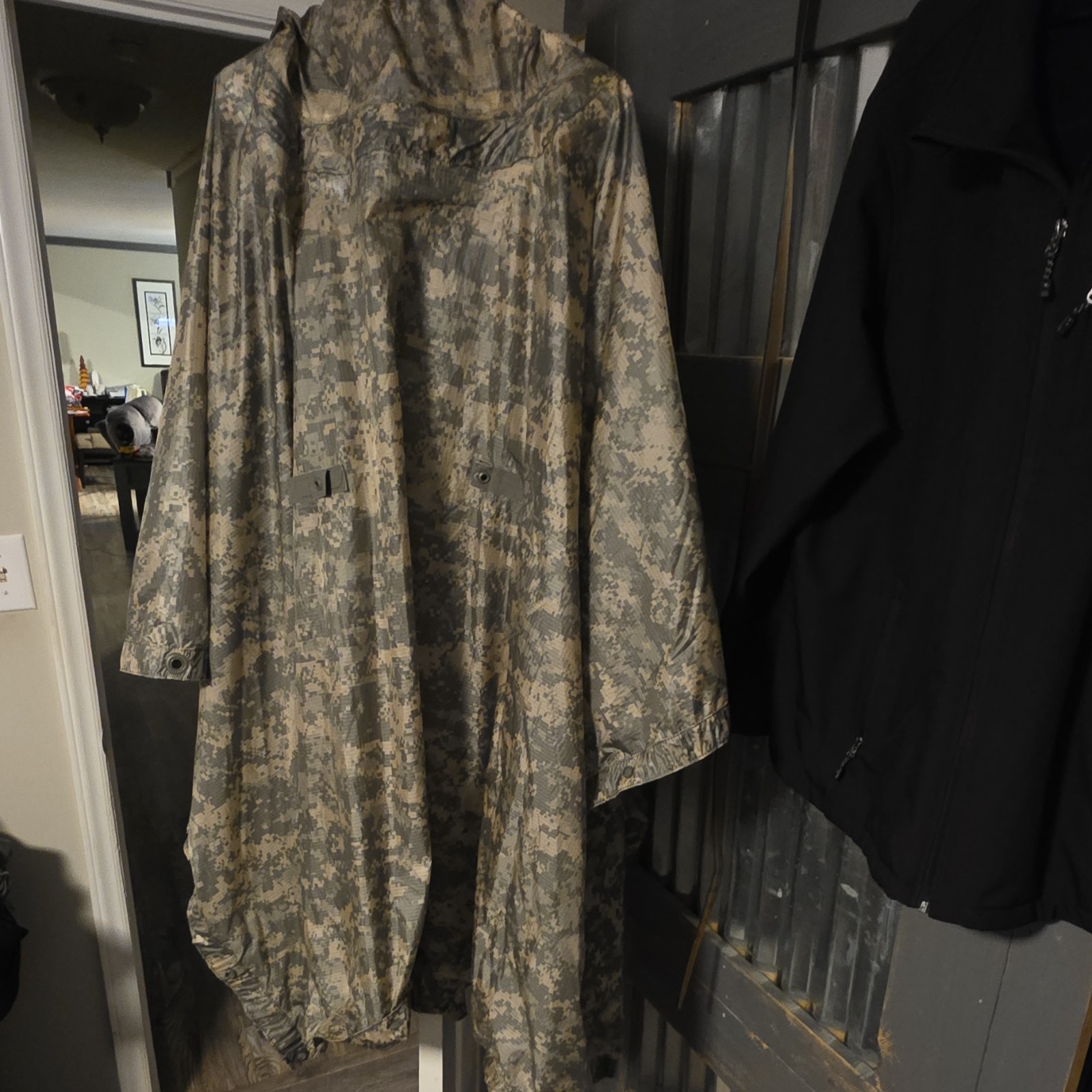 U.S. Army ACU Wet Weather Poncho Liner Digital Camouflage Militaria