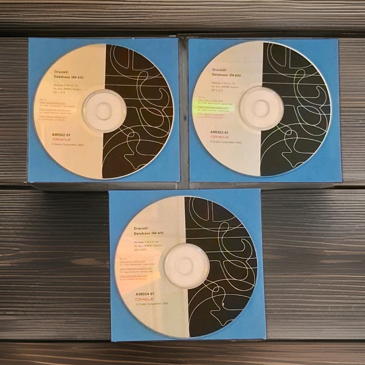Oracle9i Database Release 2 64-bit SPARC & Solaris 3CDs set 9.2.0.1.0 Scarce
