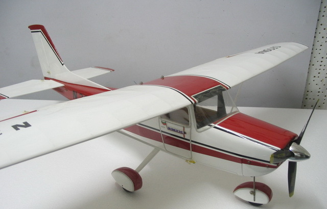 Cessna 182 42" Wing R/C Airplane kit