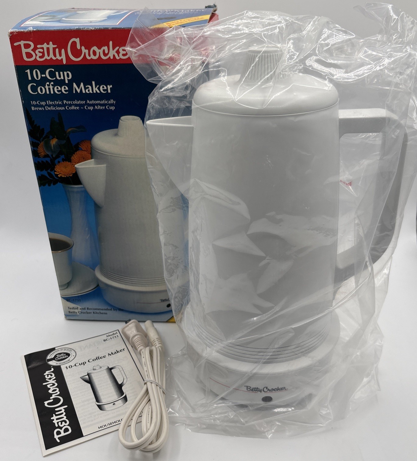 VTG Betty Crocker Percolator White Plastic 10 Cup Coffee Maker BC-1711 NEW NOS