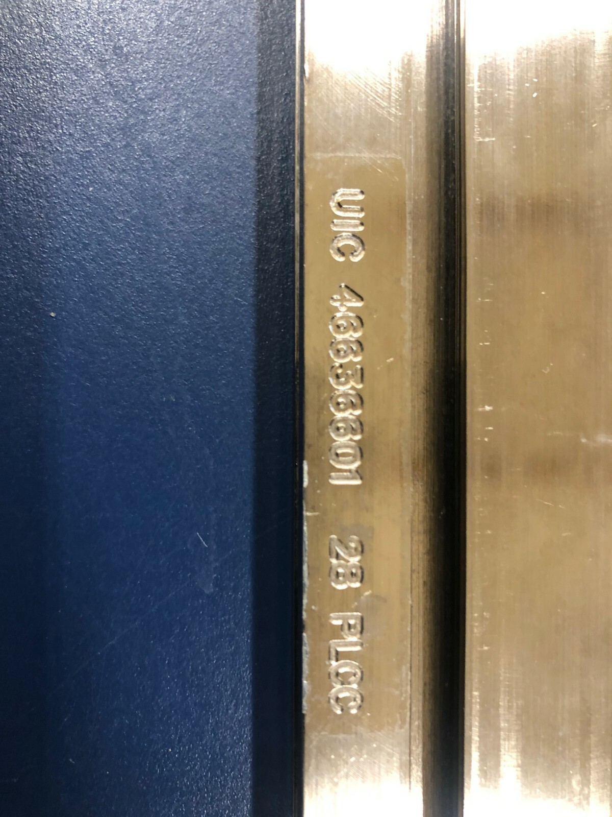 Universal Instruments Vibratory 28 PLCC Track 46636601