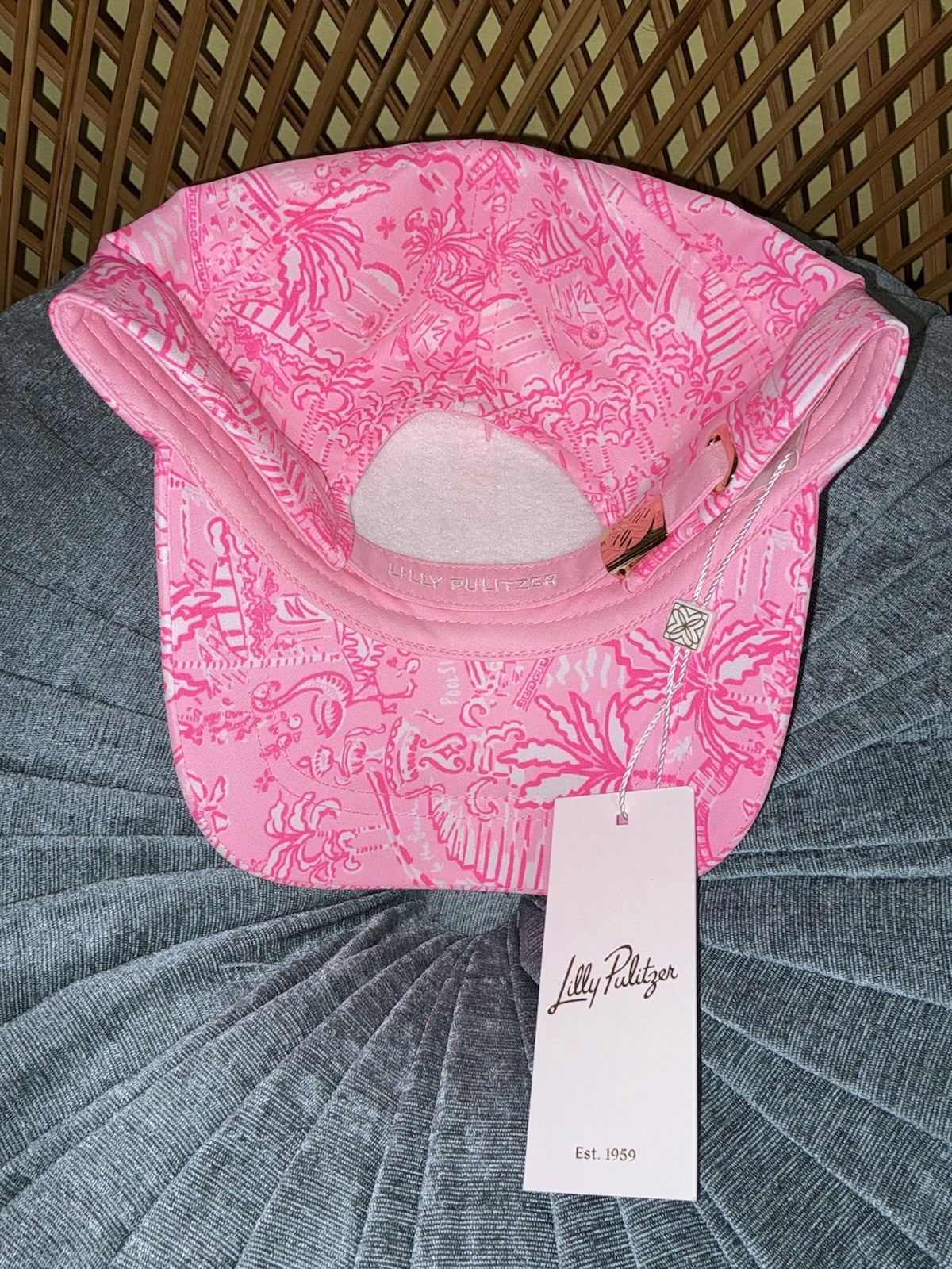 Lilly Pulitzer NWT Logo Run Around Hat Conch Shell Pink Pennys Playground PWP🦄