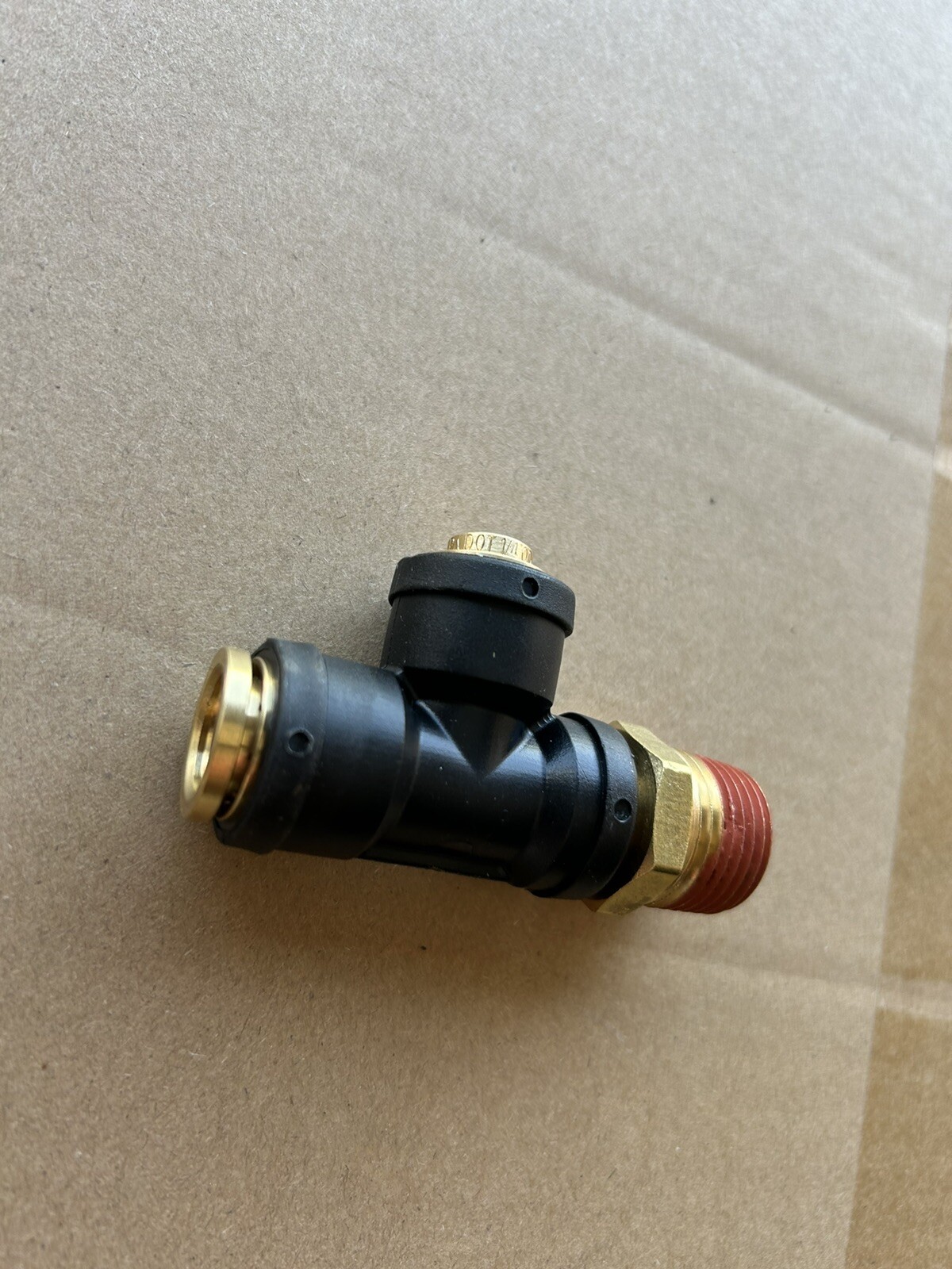 G38-1024-080804  Tee Fitting #8 MNPT To #8 And #4 J2494 - New DOT Approved