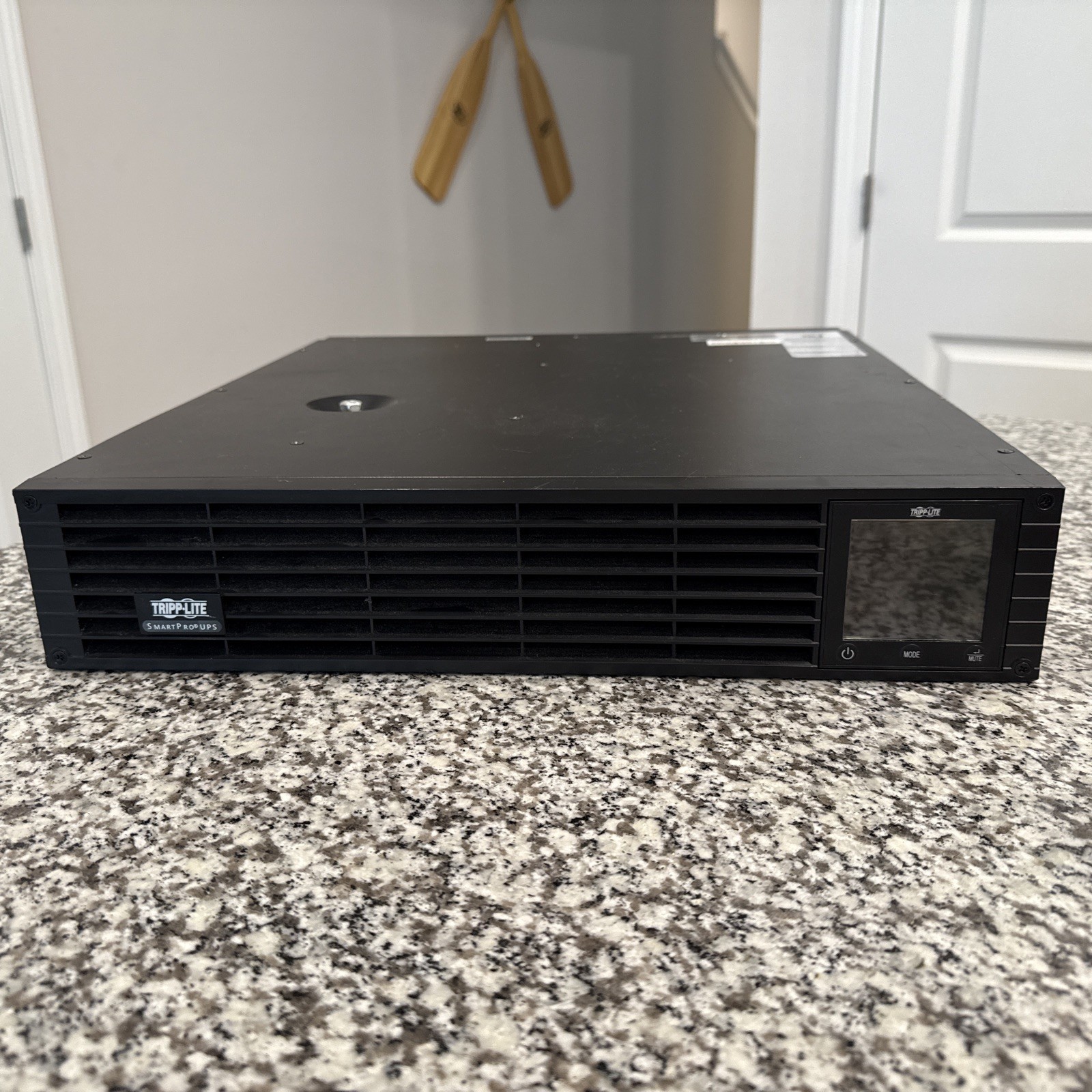 Tripp Lite SmartPro 2200VA 1920W Battery Backup UPS SMART2200RMXL2U