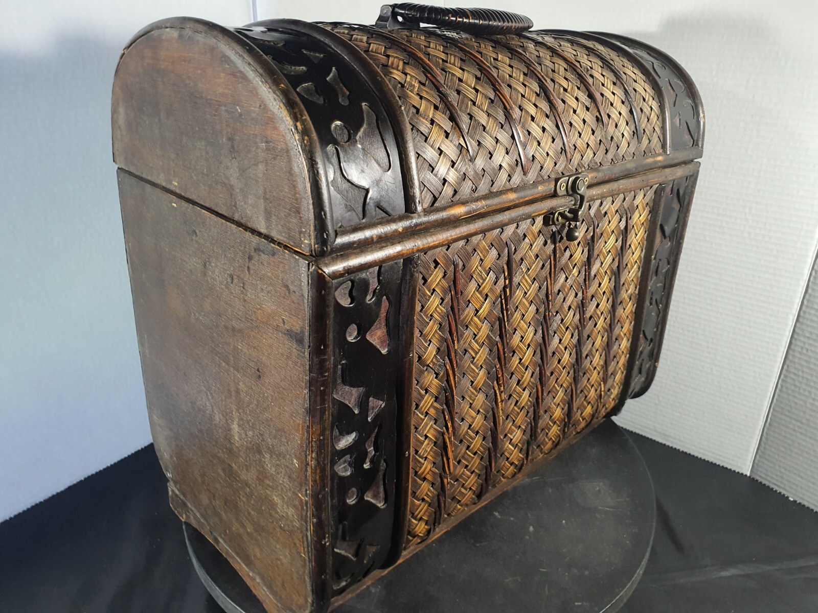Retro Rustic Wood Suit Case Decor or Storage wine beer Whiskey Storage