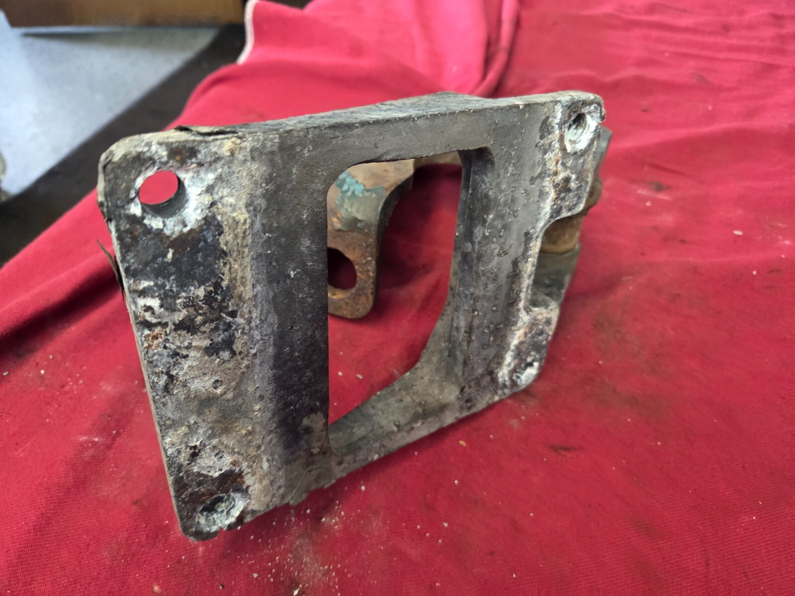 PETERBILT HOOD PIVOT HINGE ASSY A62 - 6031 ,