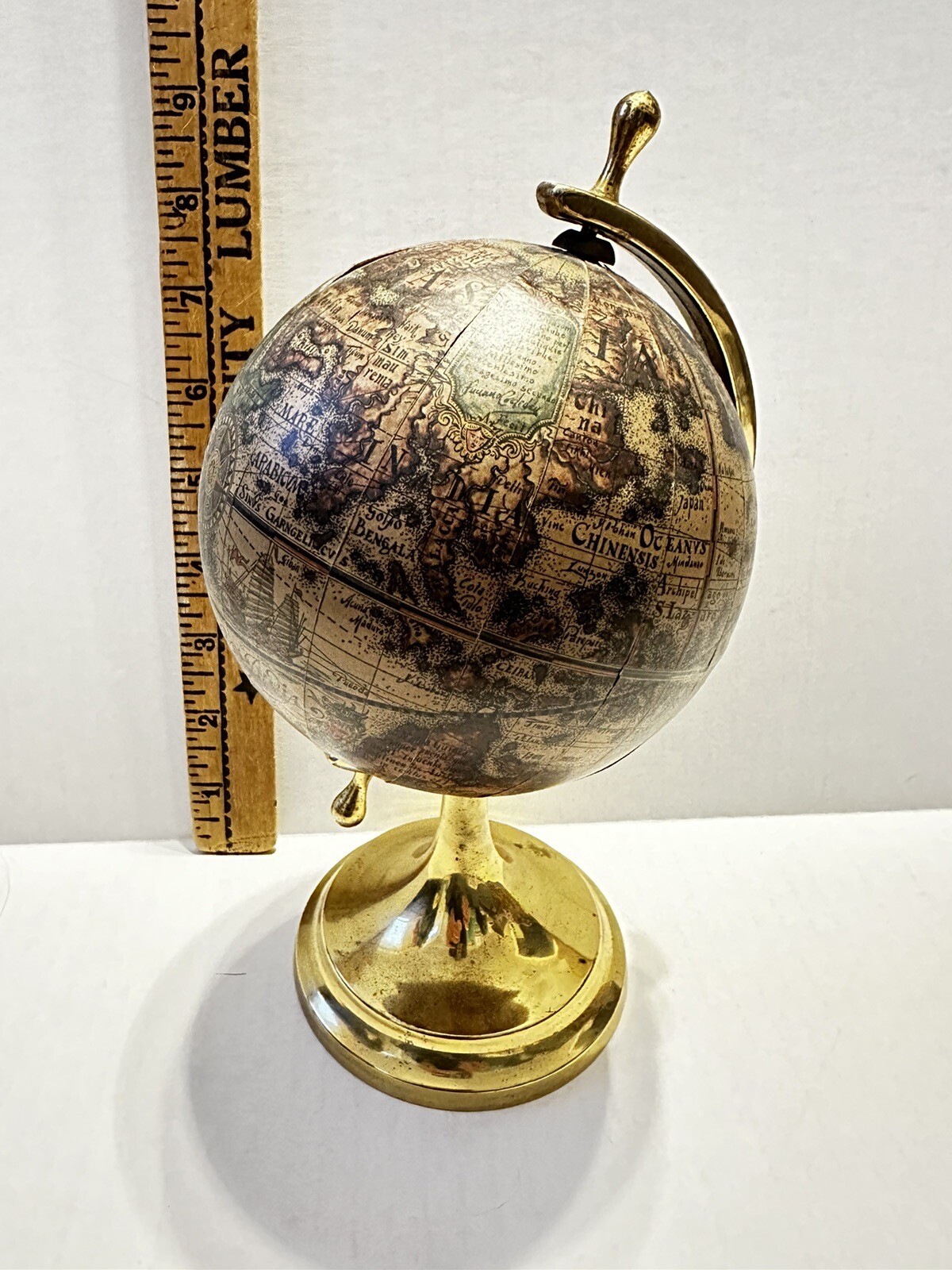 Small Old World Style Desk / Shelf  Globe Decorative Made in Italy Brass Base
