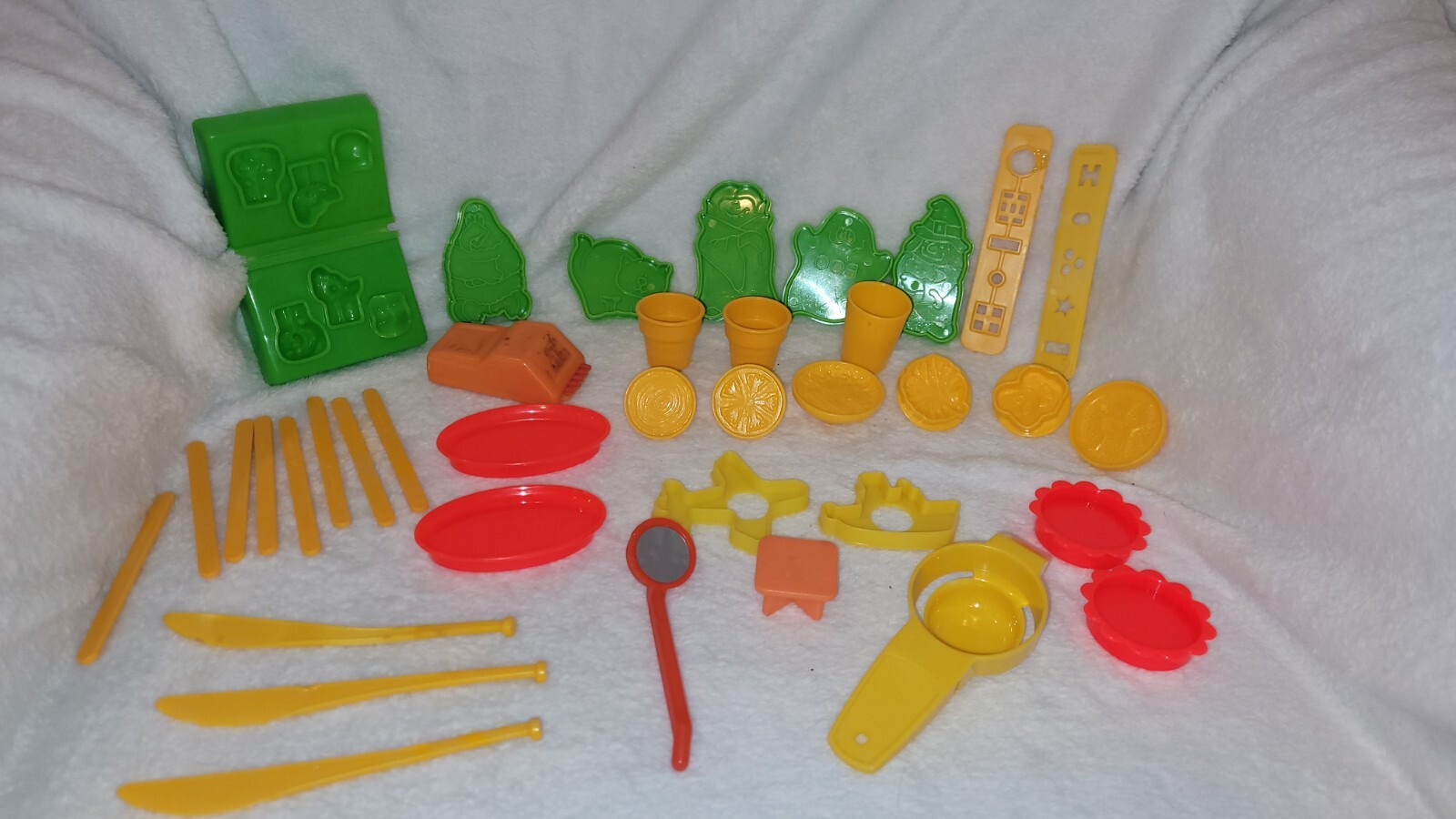 Lot Of Vintage Play-Doh Molds Parts & Pieces Kenner '70's General Mills Monsters