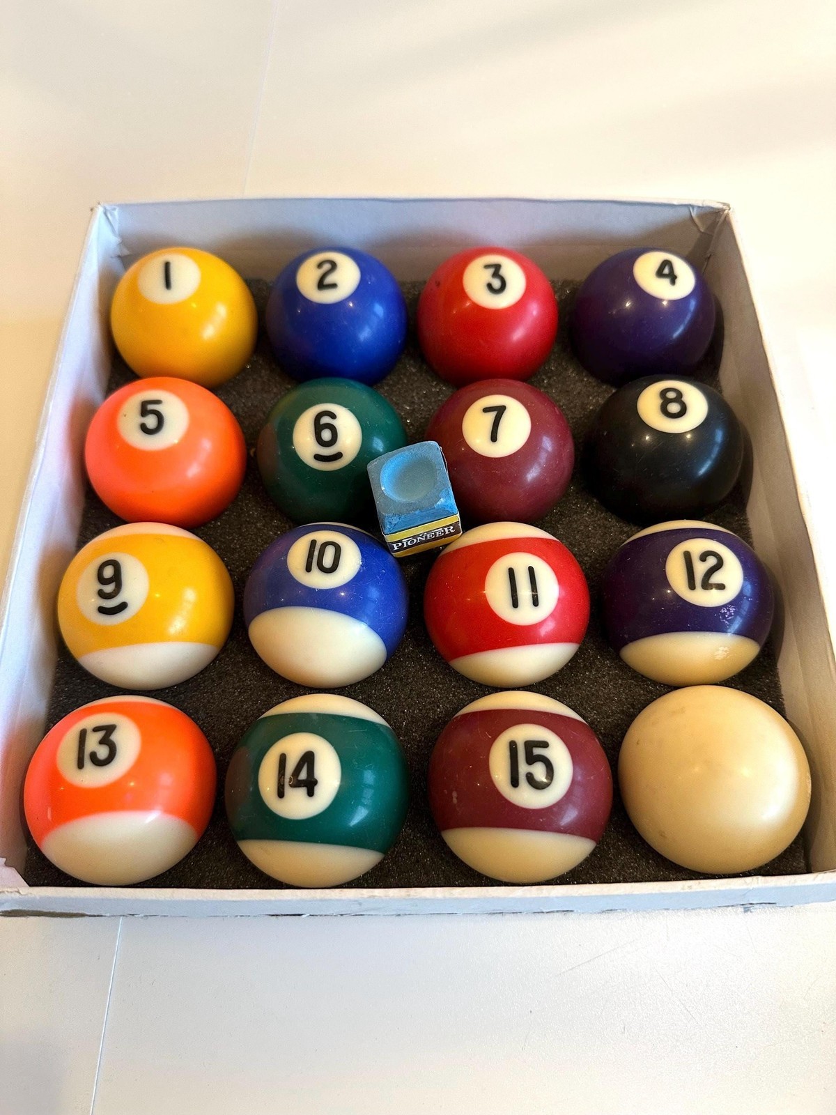 2 1/4 Amarith Belgian billiard vintage billiard balls complete, pool balls