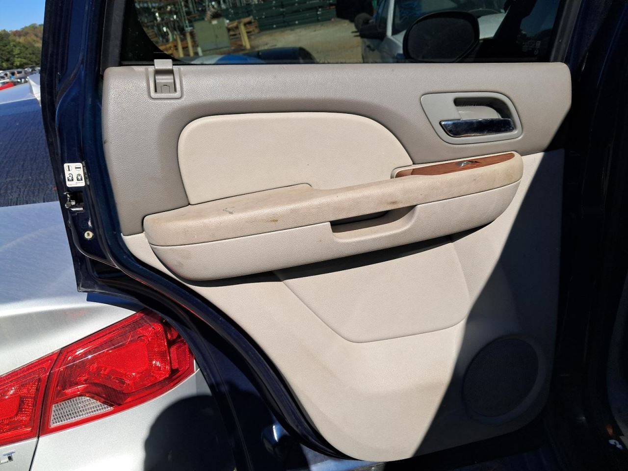 YUKON 2008 Glove Box 4826678