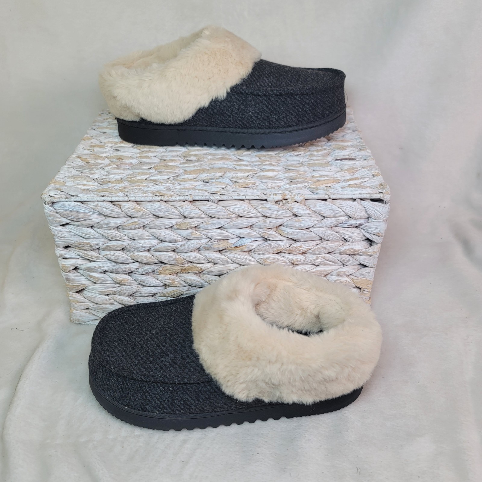 Dearfoams Total Comfort Slippers Memory Foam Comfy Warm Faux Fur Size S 5-6 Gray