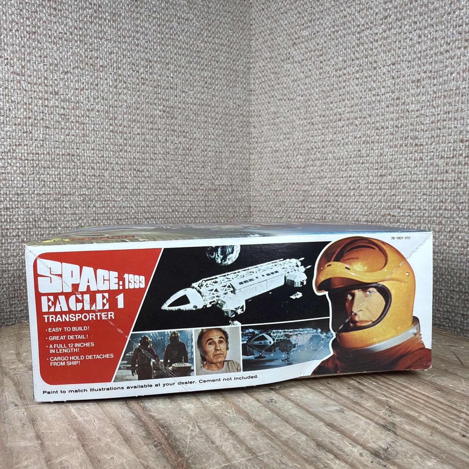 Fun Dimensions Space:1999 Eagle 1 Transporter Model Kit #1:1901