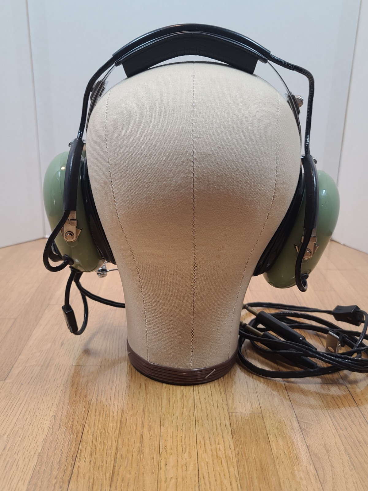 David Clark Model H10-40 Aviation Headset/ M-3 Microphone Dual Plugs