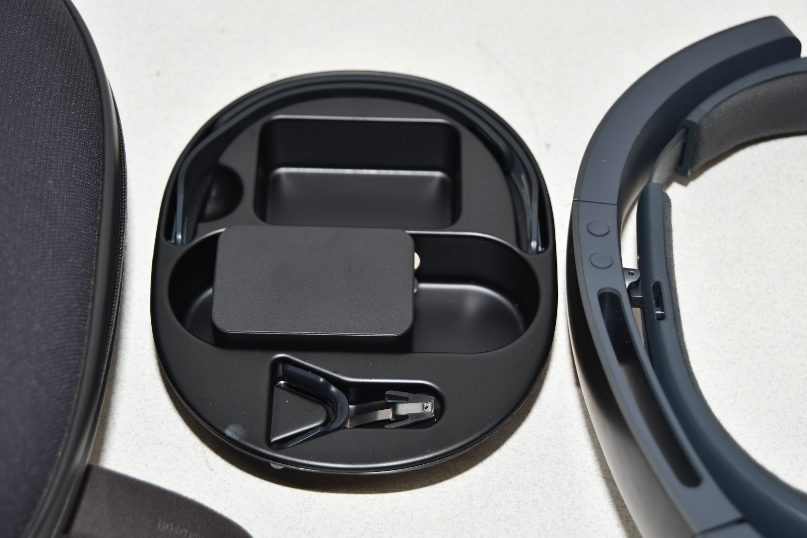 ^ Microsoft Hololens Generation 1 Virtual Headset Holo Lens #X8149
