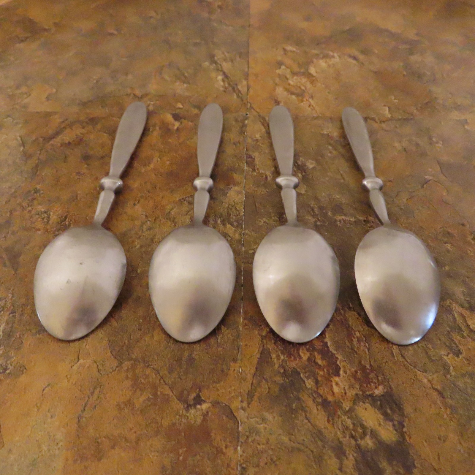 Hampton Bistro Set of 4 Teaspoons Spoons Silversmiths Stainless Flatware Lot E