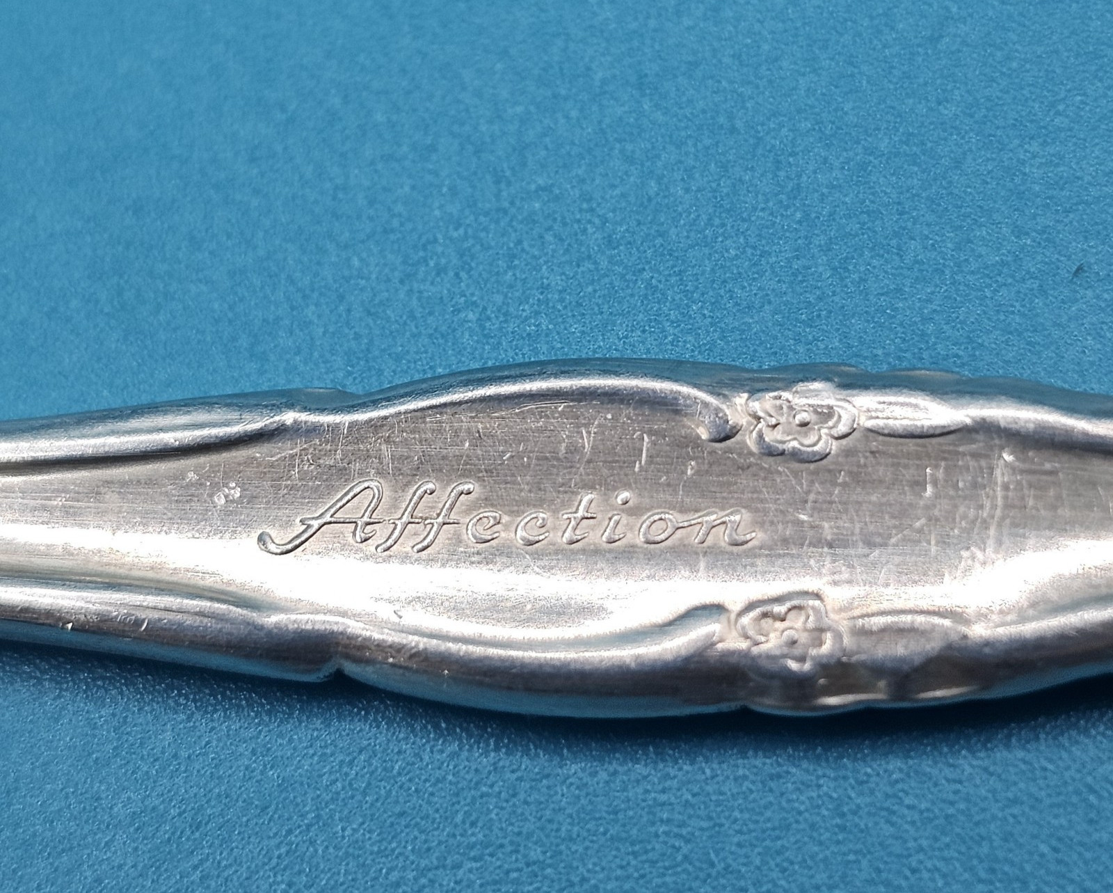 Set of 5 Oneida Community AFFECTION Flatware Teaspoons 6" Silverplate