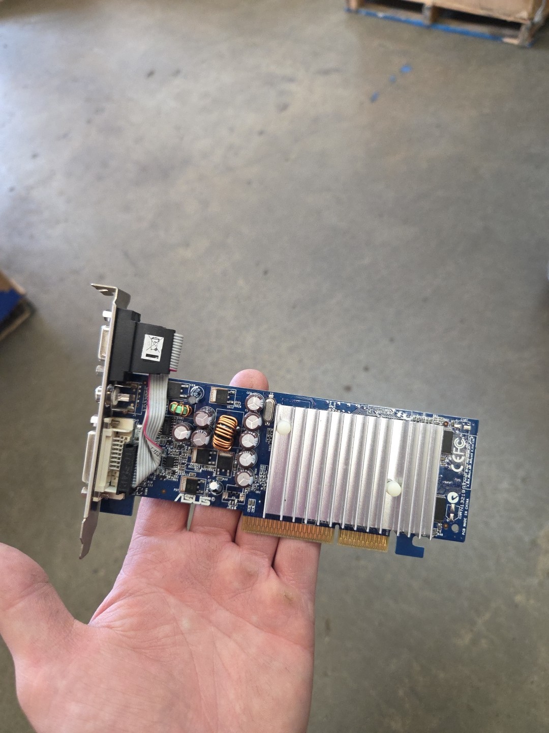 Video card asus gt6200