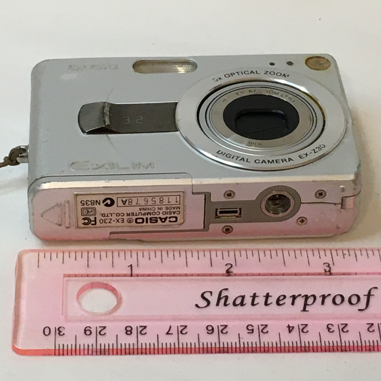 Casio Exilim 3.2 MP Digital Camera No Battery No Charger No Card For Parts Only
