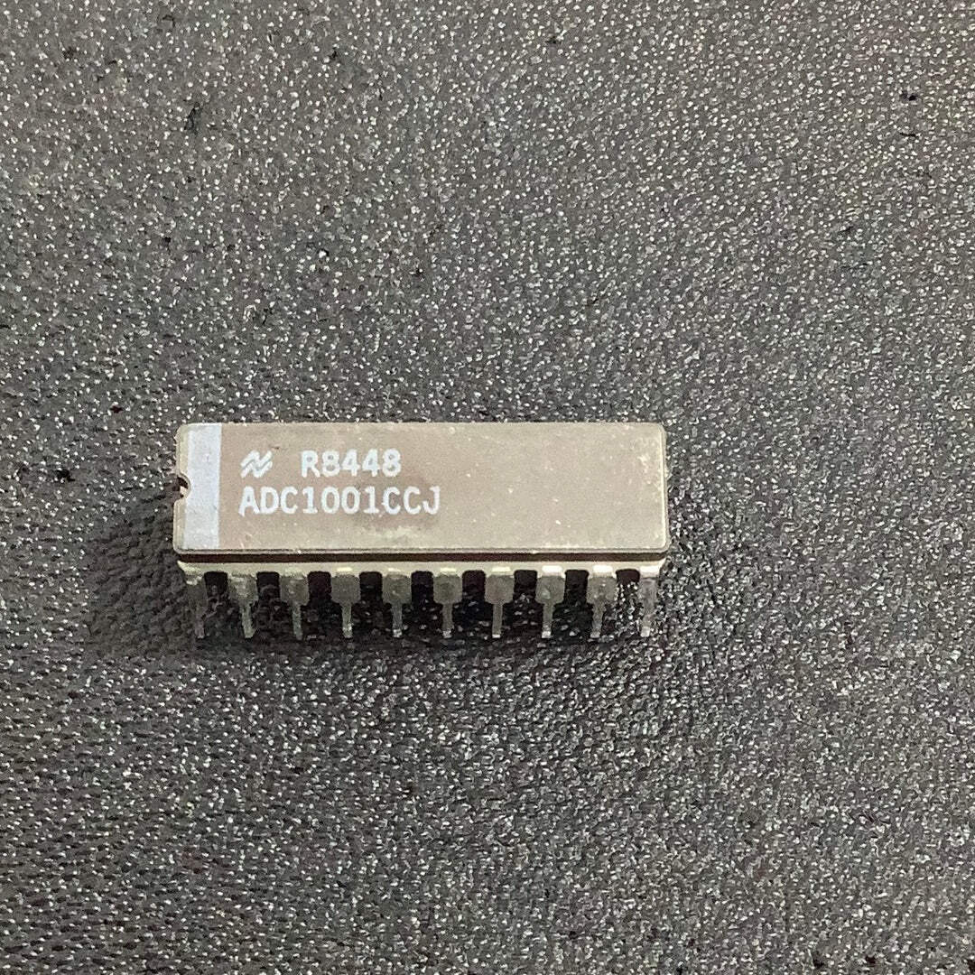 ADC1001CCJ - NSC - 10 Bit Analog to Digital Converter 1 Input 1 SAR 20-CDIP