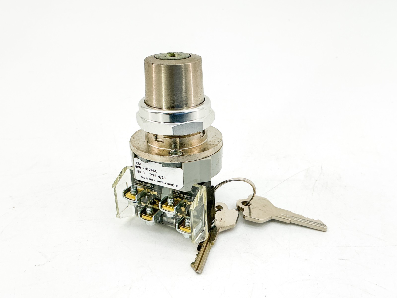 New Allen Bradley 800T-H3208A 30mm Selector Switch 2 Position Ser.T