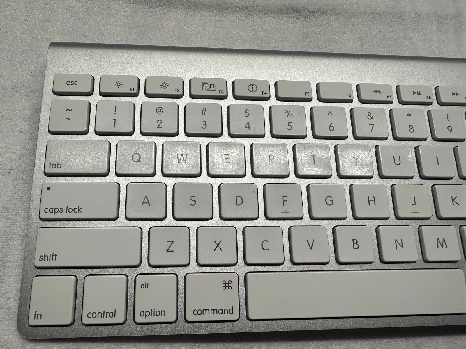 Apple Bluetooth Keyboard Model No: A1314 Tested Good Used Condition