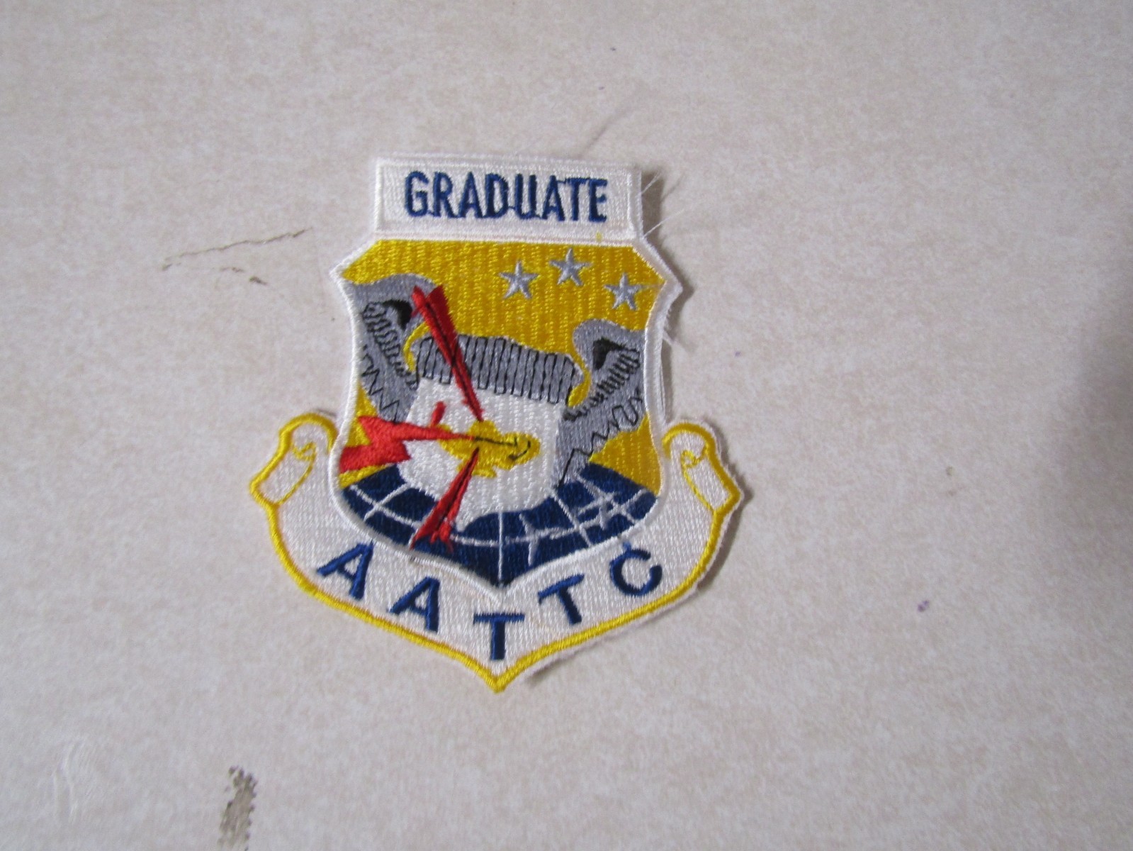 MILITARY PATCH OLDER COLORED SEW ON US AIR FORCE GRADUATE AATTC