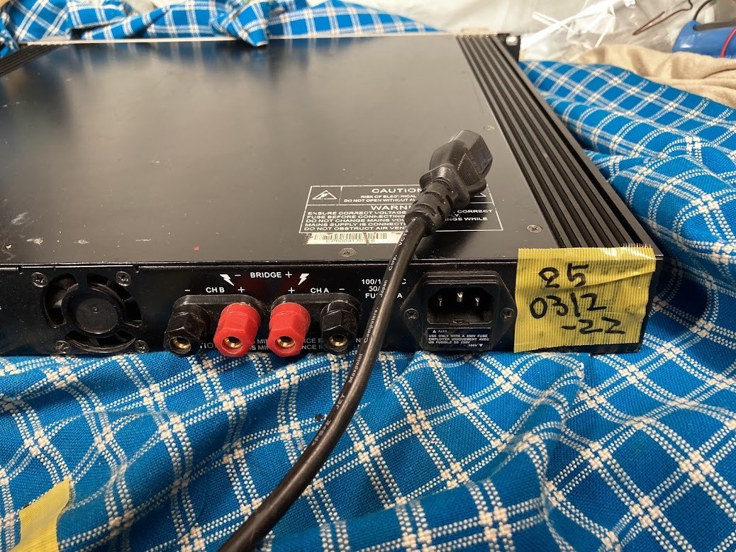 CLASSIC PRO CP600 Power Amplifier 200W 8 Ohm 1U Rackmount Analog
