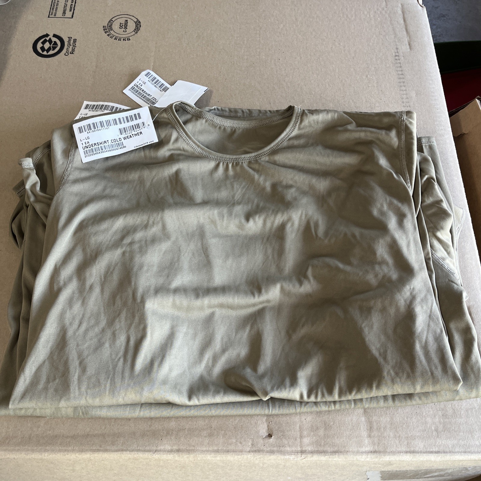 Army cold weather undershirt Size L-LG NEW